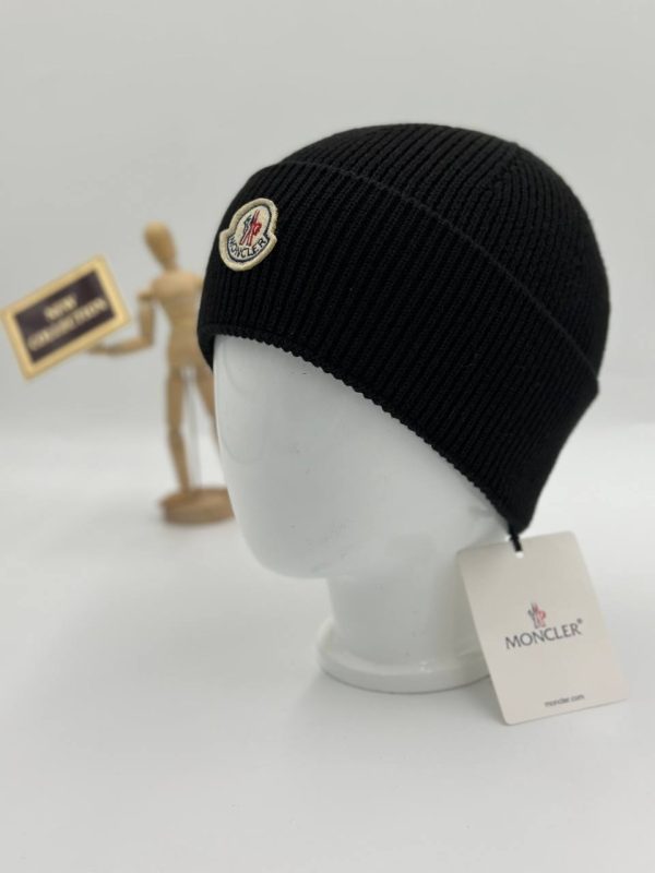 moncler bere logolu siyah