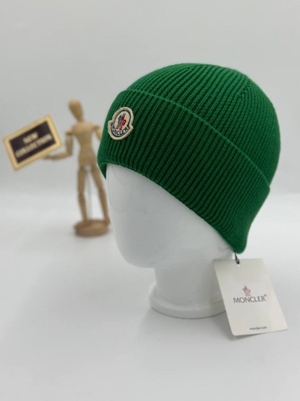 moncler bere logolu yesil