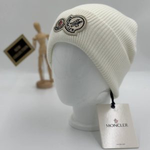 moncler bere unisex beyaz