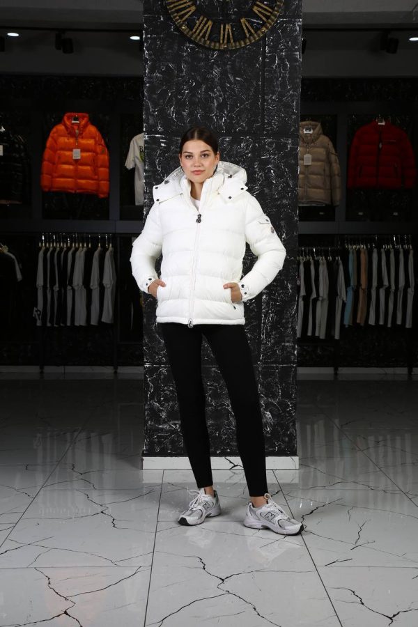 moncler mont beyaz classic kolu cepli kopusonlu
