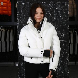 moncler mont beyaz gizli kapusonlu