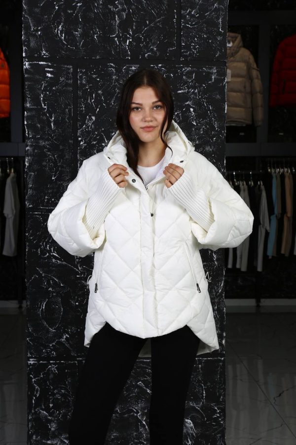 moncler mont beyaz kollari triko detayli kapusonu