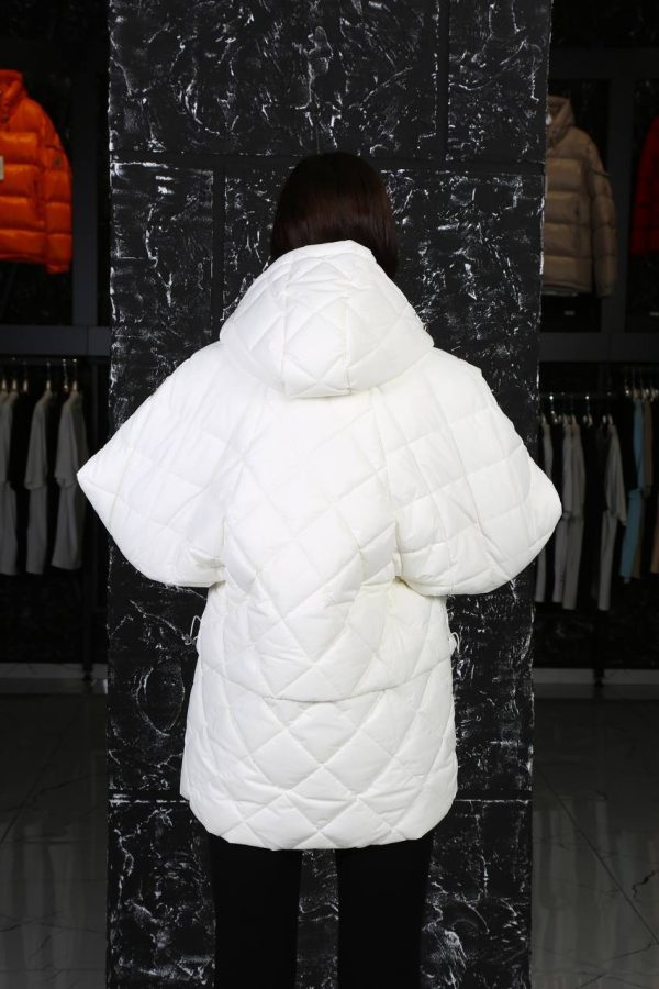 moncler mont beyaz kollari triko detayli kapusonu