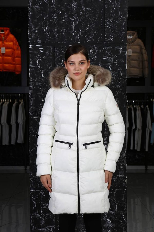moncler mont beyaz uzun diz ustu kapusonlu