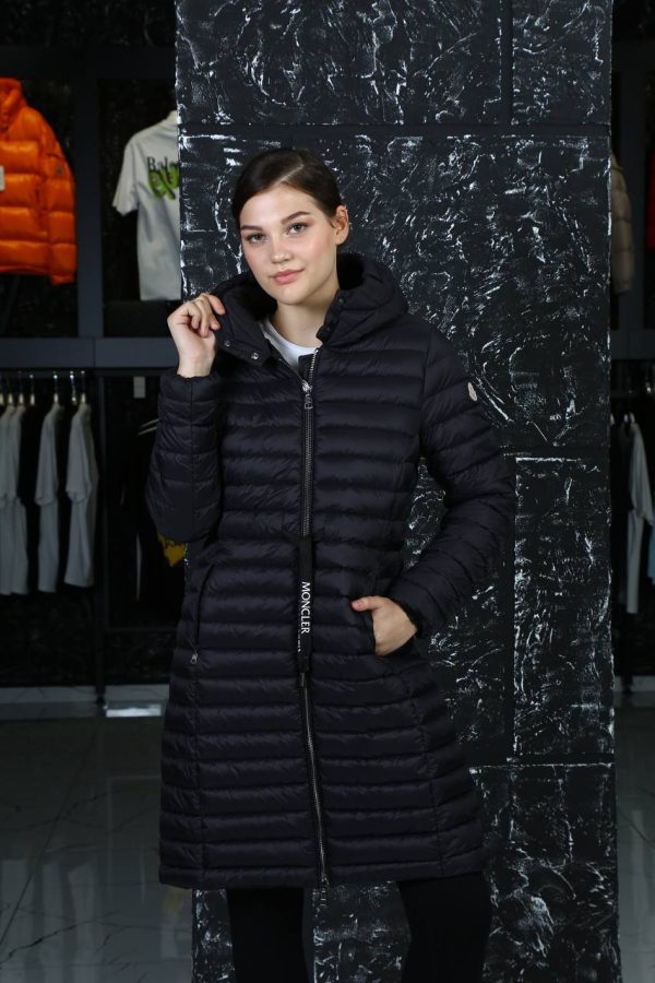 moncler mont kadin uzun belden sikmali siyah mat kapusonlu