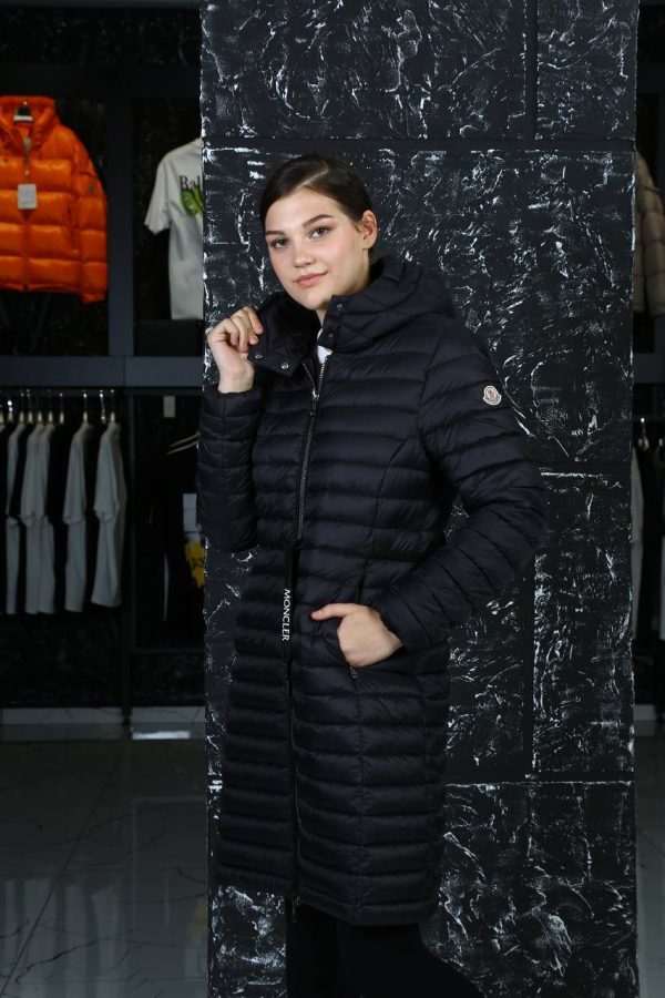 moncler mont kadin uzun belden sikmali siyah mat kapusonlu