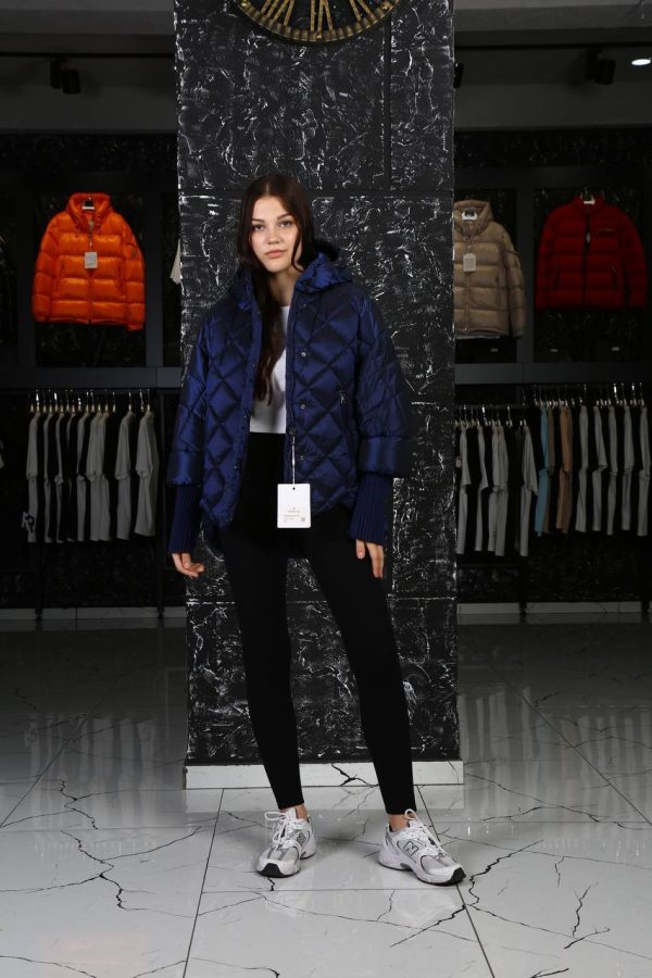 moncler mont lacivert kollari triko detayli kapusonlu