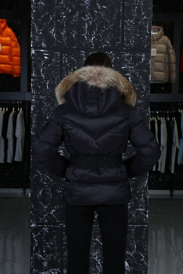 moncler mont siyah beli kemer detayli kapusonu tuylu