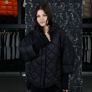 moncler mont siyah kollari triko detayli kapusonu