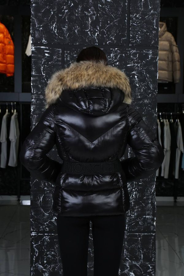moncler mont siyah mat parlak beli kemer detayli kapusonu tuylu