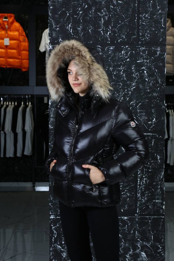 moncler mont siyah mat parlak beli kemer detayli kapusonu tuylu