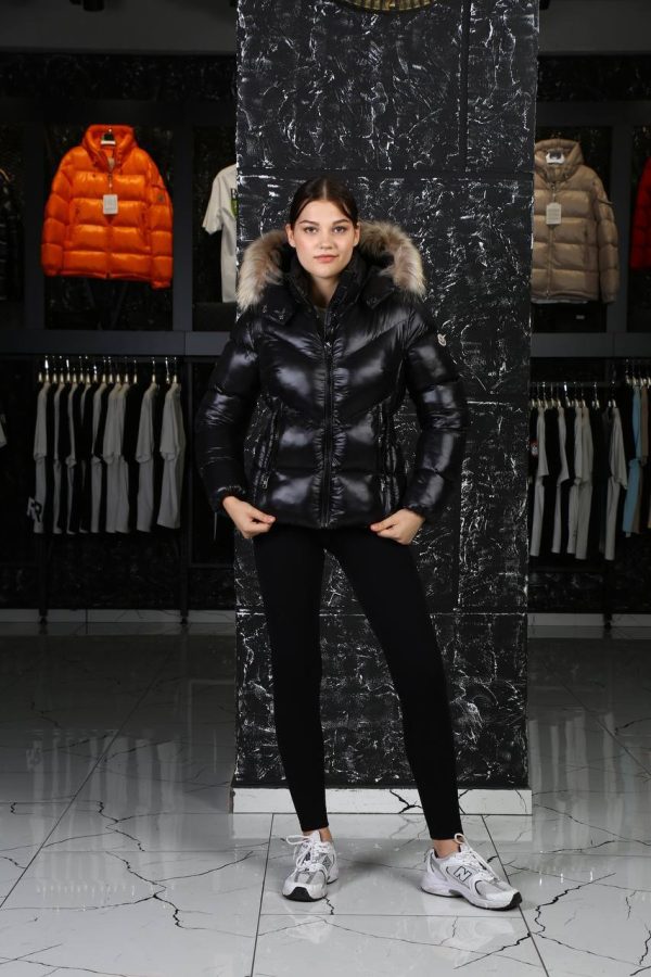 moncler mont siyah mat parlak beli kemer detayli kapusonu tuylu