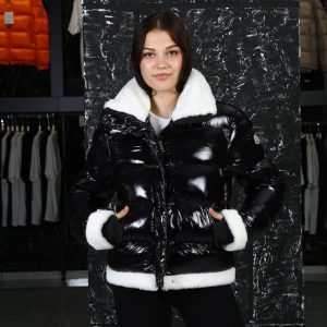 moncler mont siyah parlak beyaz pelus detayli