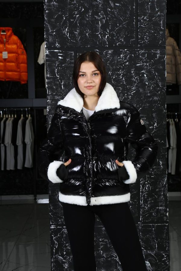 moncler mont siyah parlak beyaz pelus detayli