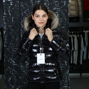 moncler mont siyah parlak classic kolu cepli kapusonlu tilki tuyu