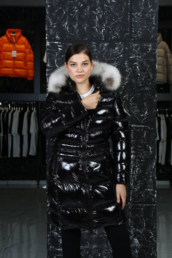 moncler mont siyah parlak uzun diz ustu kapusonlu