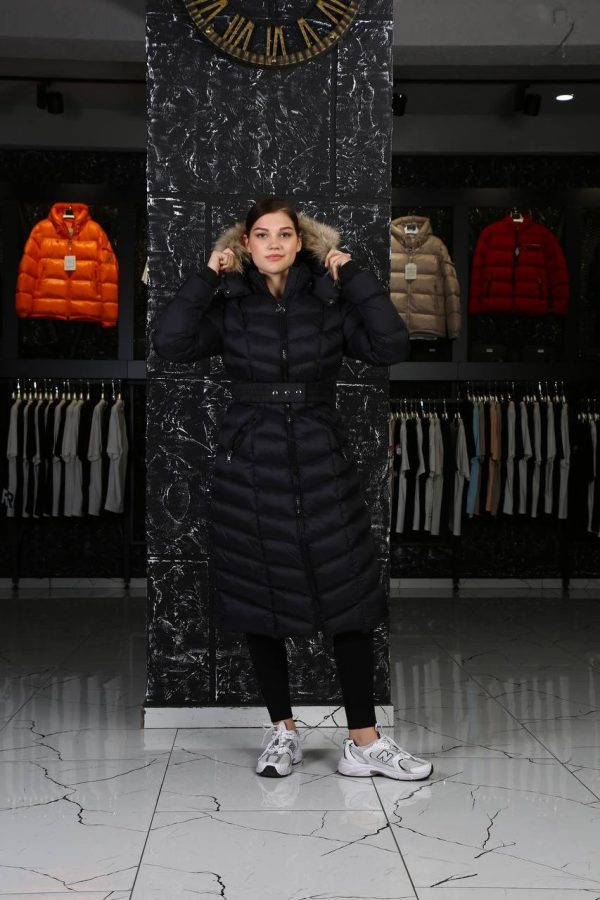 moncler mont siyah uzun diz alti beli kemer detayli kapusonlu