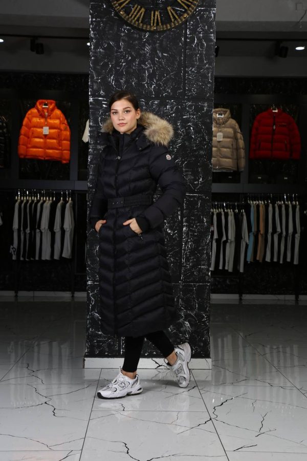 moncler mont siyah uzun diz alti beli kemer detayli kapusonlu