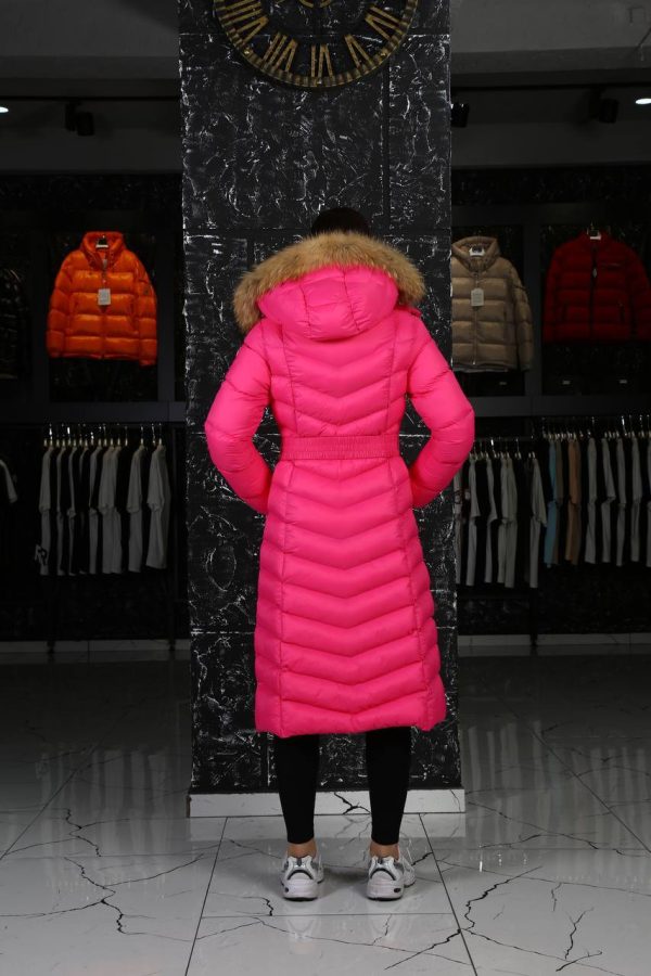 moncler mont uzun diz alti pembe beli kemer detayli kapusonlu