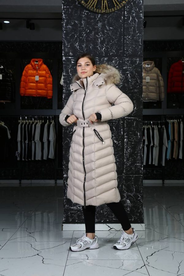 moncler mont uzun diz alti vizon beli kemer detayli kapusonlu
