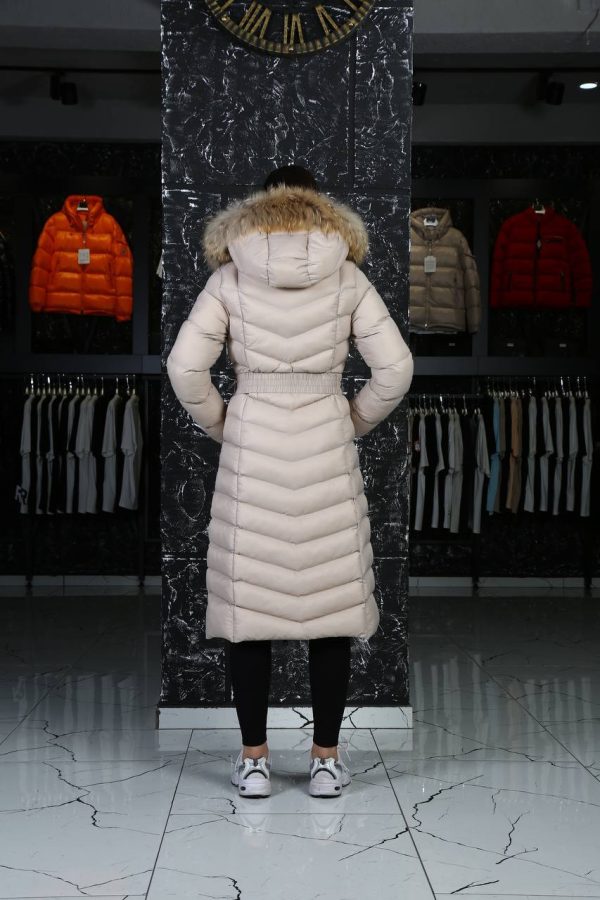 moncler mont uzun diz alti vizon beli kemer detayli kapusonlu