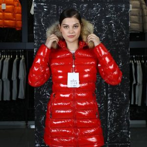 moncler mont uzun kirmizi parlak kapusonlu tilki tuyu