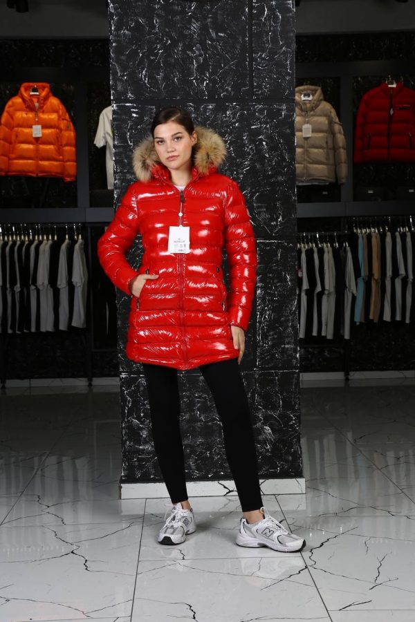 moncler mont uzun kirmizi parlak kapusonlu tilki tuyu