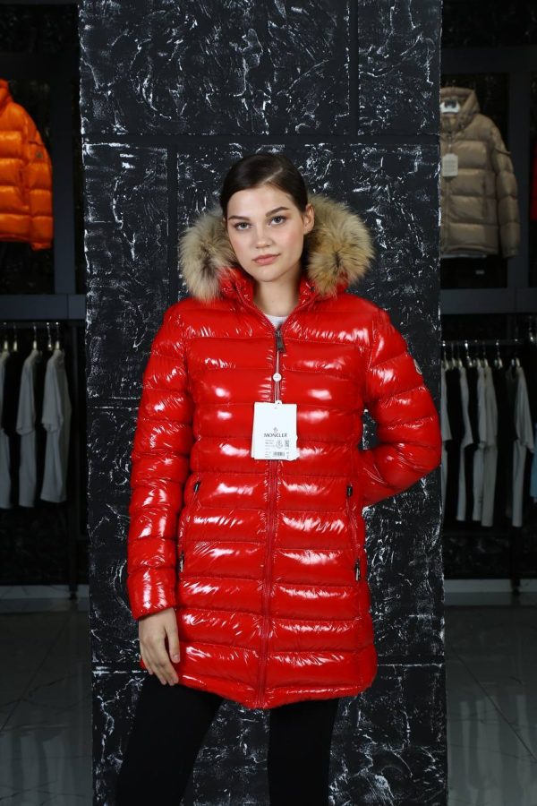 moncler mont uzun kirmizi parlak kapusonlu tilki tuyu