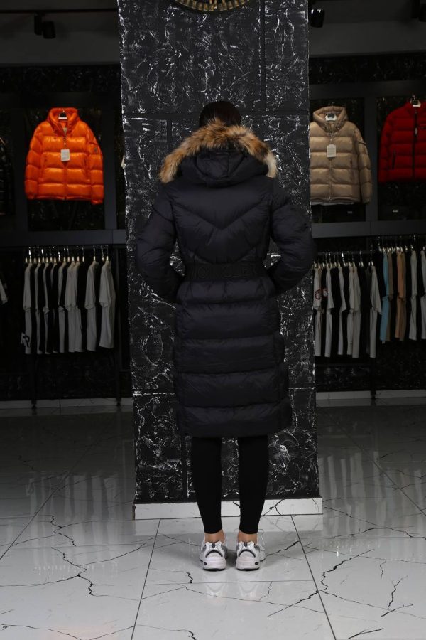 moncler mont uzun siyah beli kemer detayli kapusonlu tilki tuyu