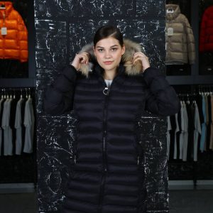 moncler mont uzun siyah kapusonlu tilki tuyu