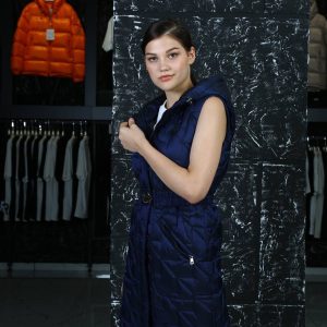 moncler yelek uzun lacivert kemerli