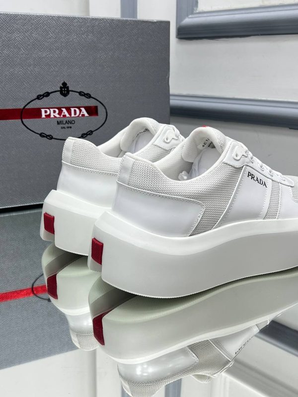 prada ayakkabi erkek beyaz kumas detayli