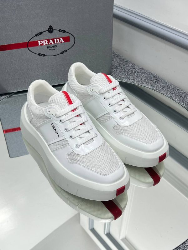 prada ayakkabi erkek beyaz kumas detayli
