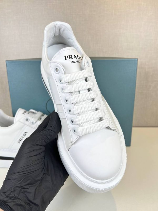 prada ayakkabi kadin beyaz yeni sezon scuba kumas