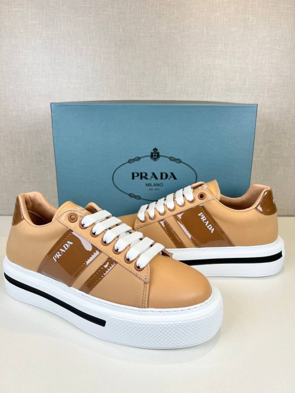 prada ayakkabi kadin camel beyaz yeni sezon