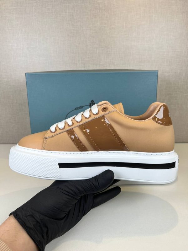 prada ayakkabi kadin camel beyaz yeni sezon