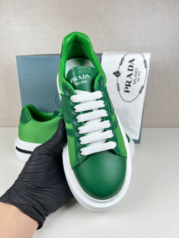 prada ayakkabi kadin yesil beyaz yeni sezon scuba kumas