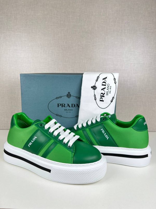 prada ayakkabi kadin yesil beyaz yeni sezon scuba kumas