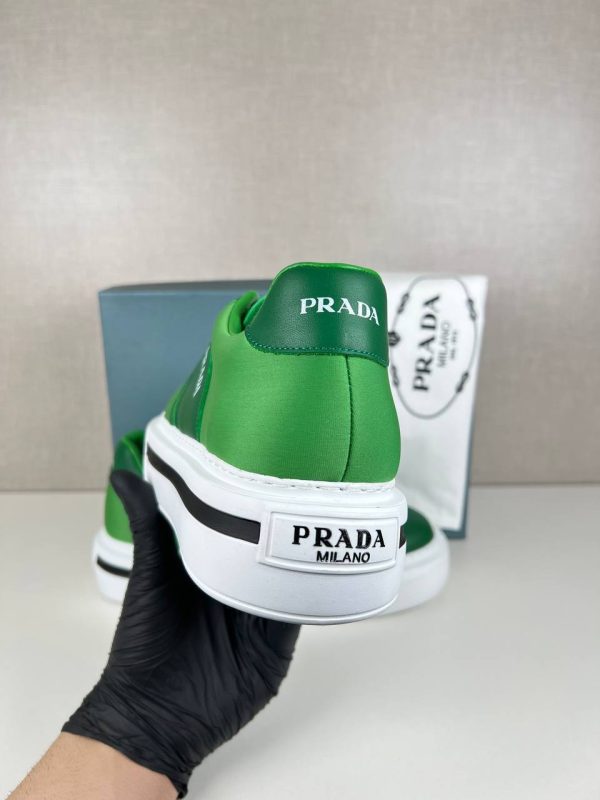 prada ayakkabi kadin yesil beyaz yeni sezon scuba kumas