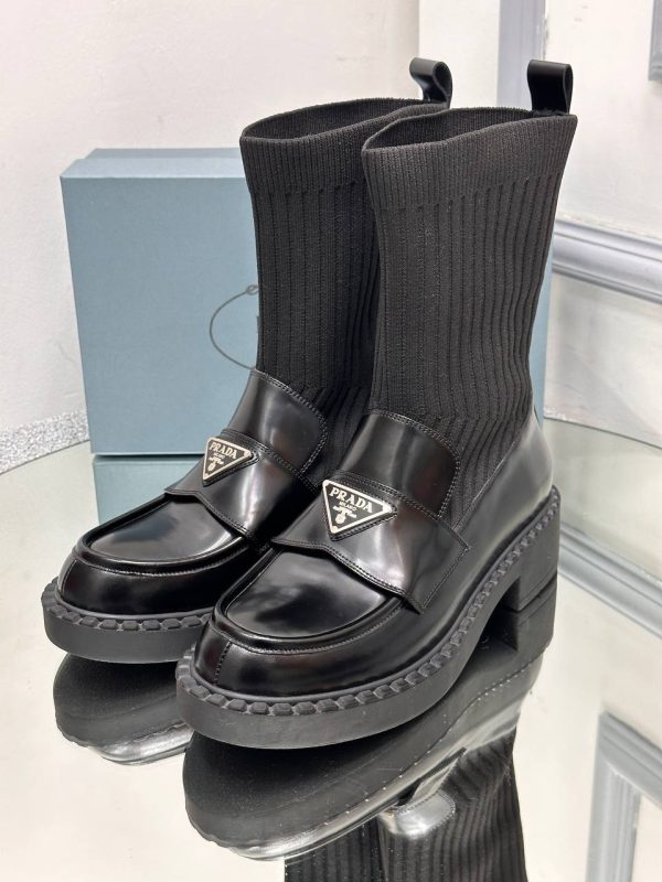 prada ayakkabi loafer corap detayli siyah