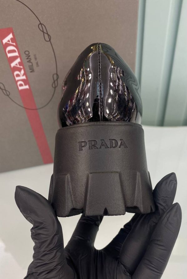 prada ayakkabi loafer siyah rugan bagcikli yuksek taban