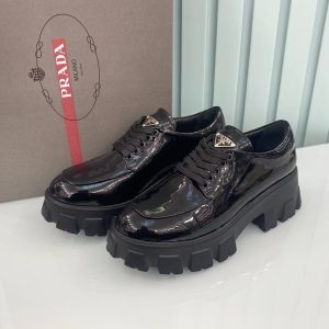 prada ayakkabi loafer siyah rugan bagcikli yuksek taban
