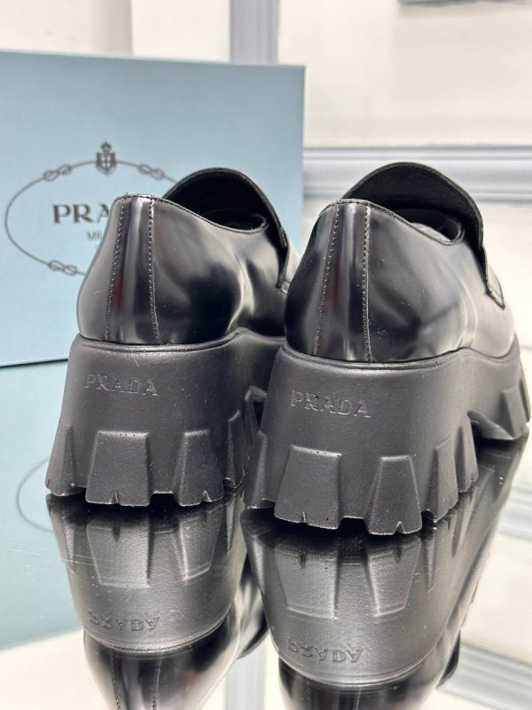 prada ayakkabi siyah bagcikli yuksek taban