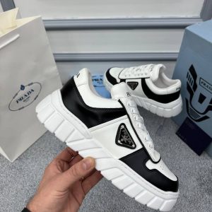 prada ayakkabi sneaker kadin siyah beyaz yeni sezon