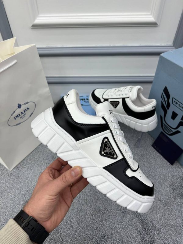 prada ayakkabi sneaker kadin siyah beyaz yeni sezon