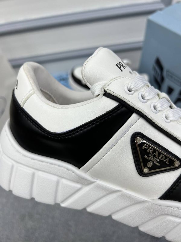 prada ayakkabi sneaker kadin siyah beyaz yeni sezon