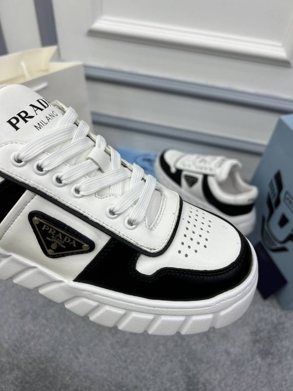 prada ayakkabi sneaker kadin siyah beyaz yeni sezon