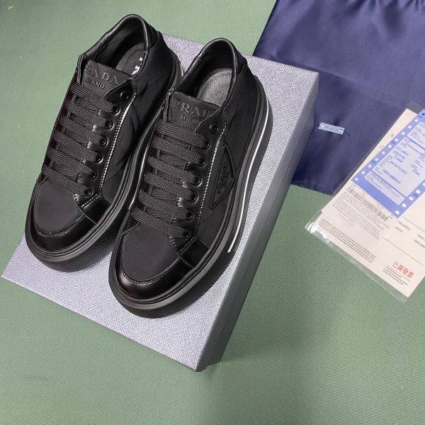 prada ayakkabi sneaker kadin siyah yeni sezon scuba kumas