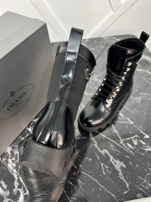 prada bot siyah satin