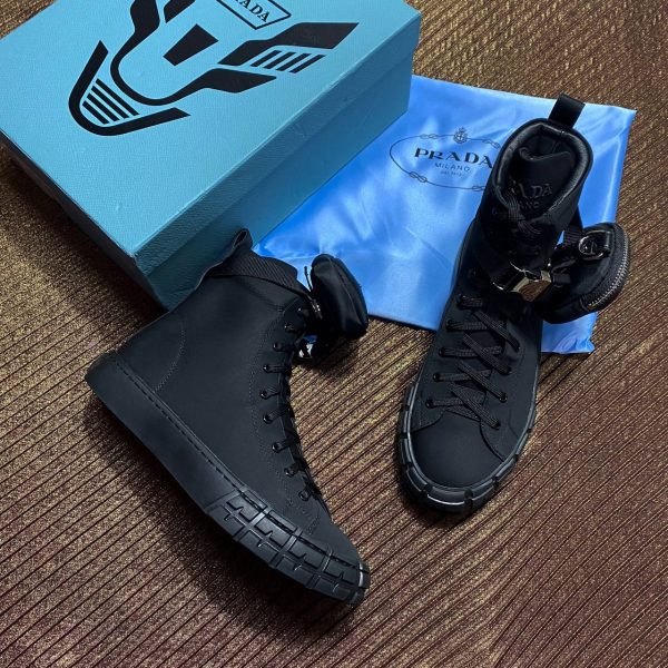 prada bot siyah yeni sezon nylon kumas